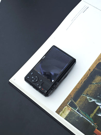 Used Nikon Coolpix S7000 Digital Camera #20014085 [No charger]