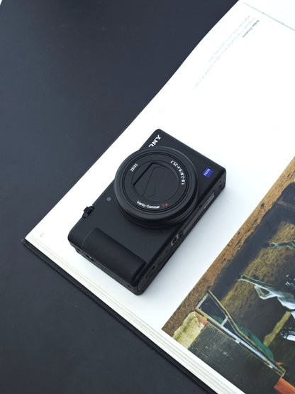 Used Sony ZV-1 black Digital Camera [No charger, JPN only]