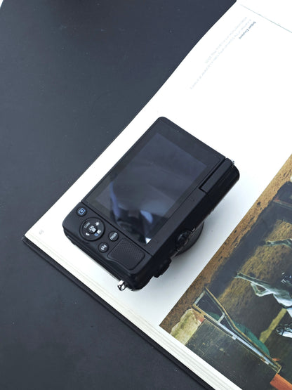 Used Canon EOS M100 with EF-M 22mm F2 STM [No charger]