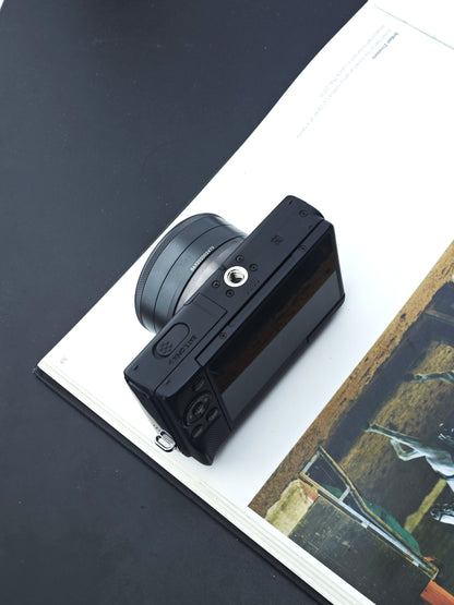 Used Canon EOS M100 with EF-M 22mm F2 STM [No charger]