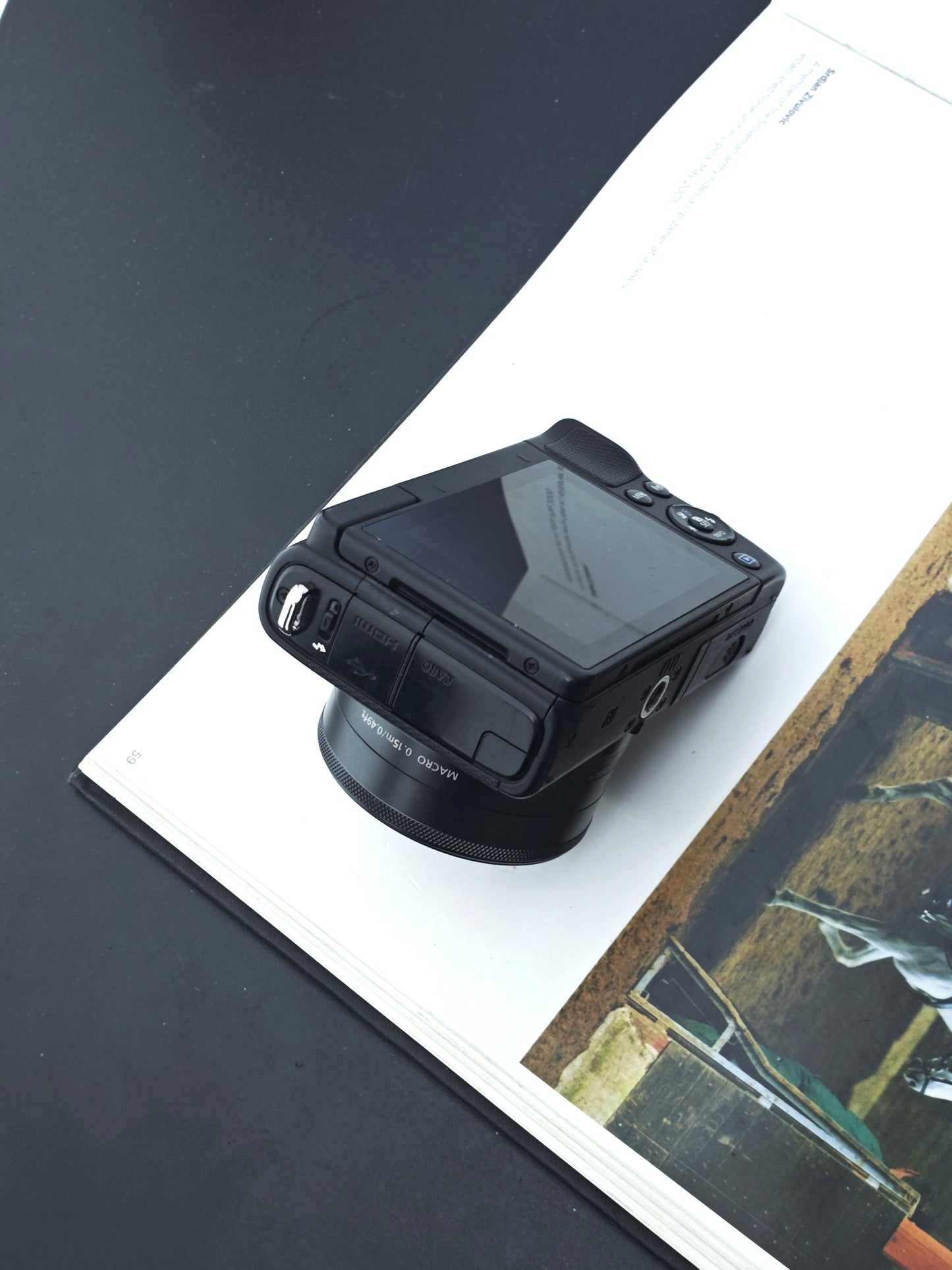 Used Canon EOS M100 with EF-M 22mm F2 STM [No charger]