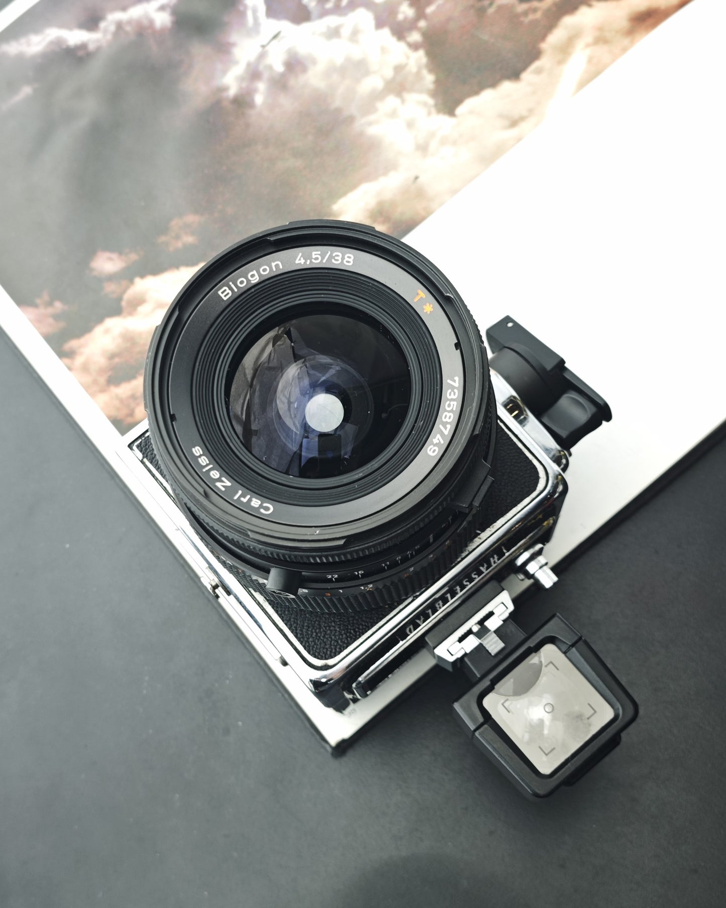 Hasselblad 903 swc with Carl Zeiss Biogon 38mm F4.5 T* CF