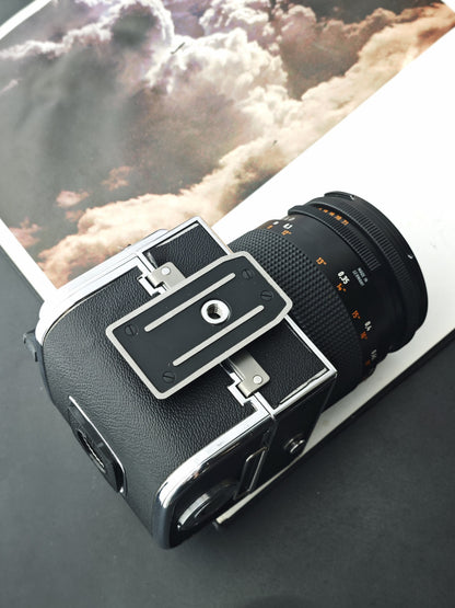Hasselblad 903 swc with Carl Zeiss Biogon 38mm F4.5 T* CF