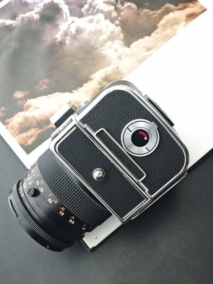 Hasselblad 903 swc with Carl Zeiss Biogon 38mm F4.5 T* CF
