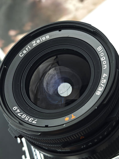 Hasselblad 903 swc with Carl Zeiss Biogon 38mm F4.5 T* CF
