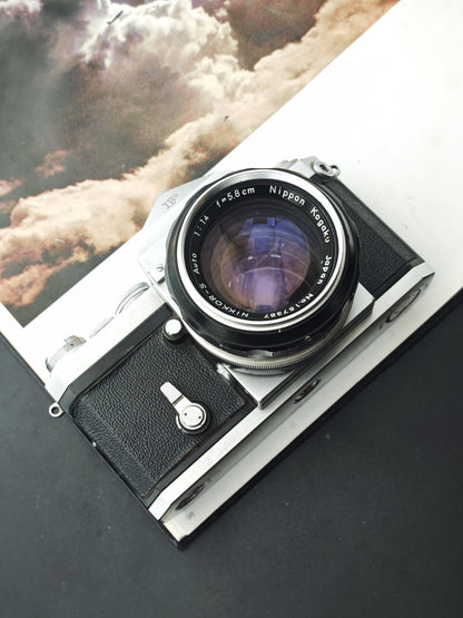 *READ* Nikon F with Nippon Kogaku Nikkor-S Auto 5.8cm F1.4