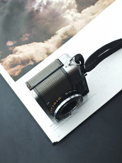 Olympus PEN EE-2