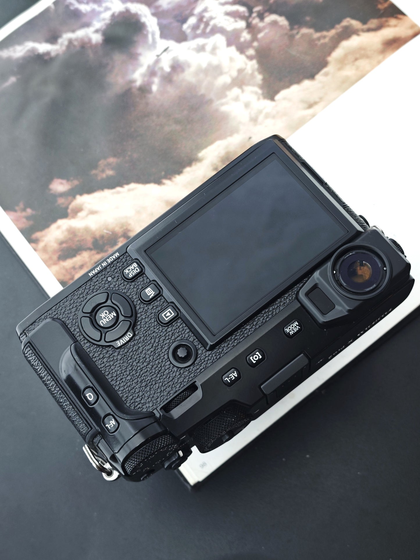 Used Fujifilm X-Pro2 with Fujinon Super EBC XF 18-55mm f2.8-4 R LM OIS [No charger]