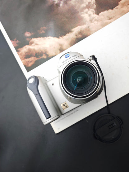 Used Konica Minolta Dimage Z5 Digital Camera