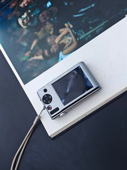Used Sony Cyber Shot DSC-W810 Digital Camera [JPN only, No charger]