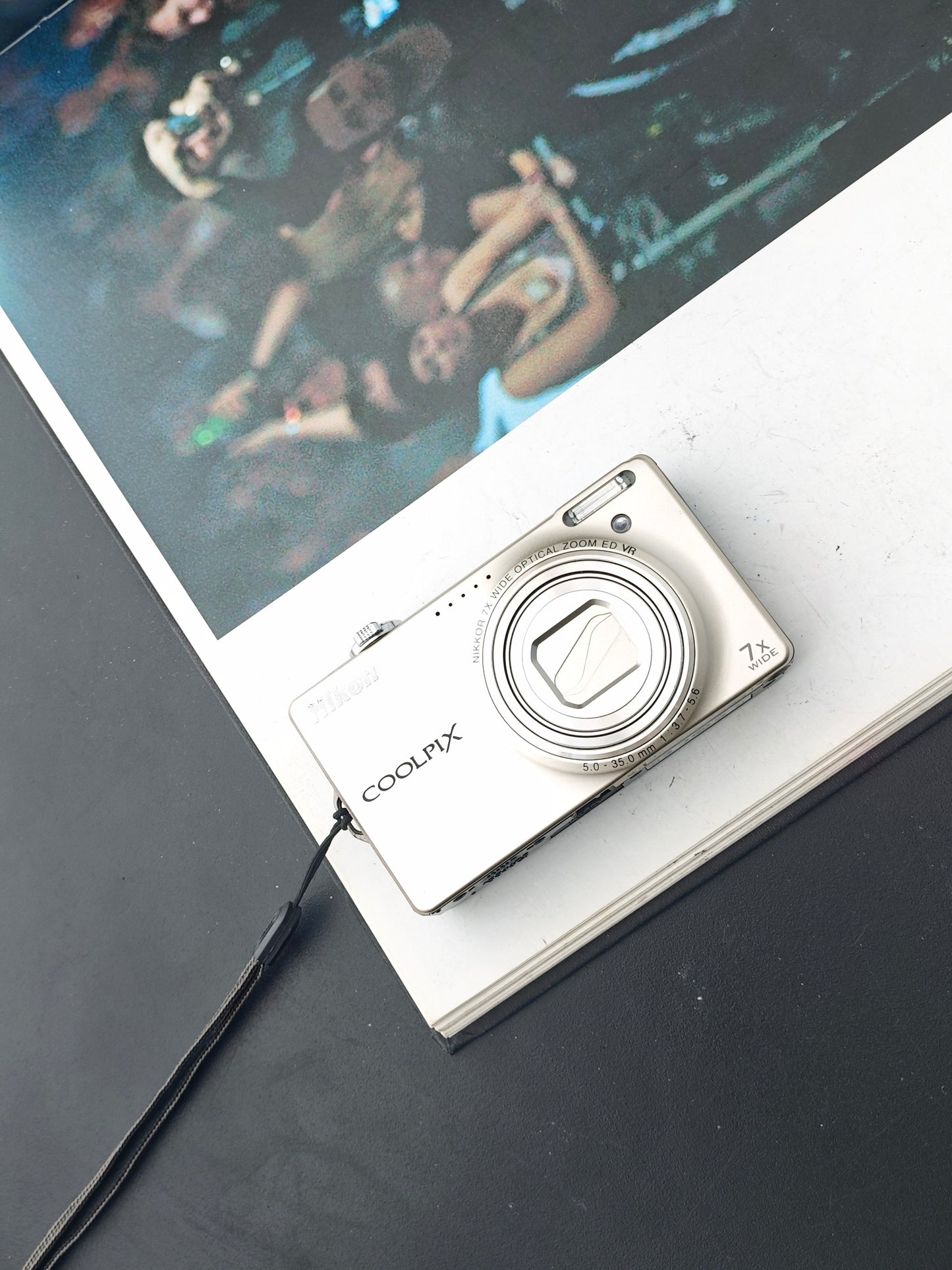 Used Nikon Coolpix S6000 silver Digital Camera [No charger]