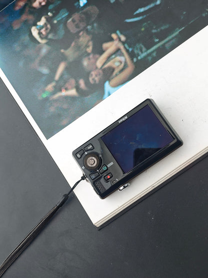 Used Nikon Coolpix S6000 silver Digital Camera [No charger]