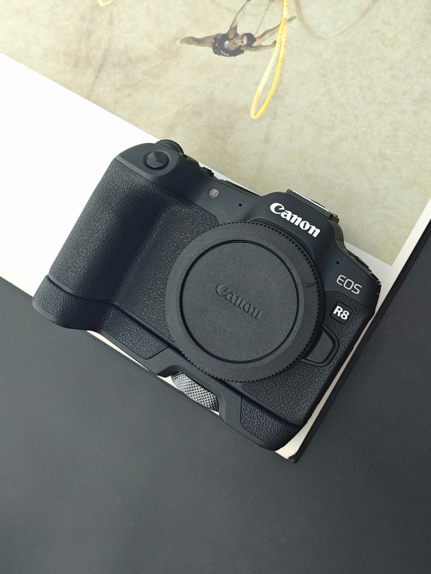 Used Canon EOS R8 body with box