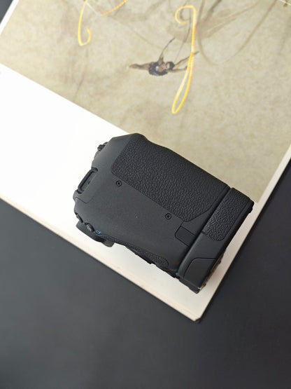 Used Canon EOS R8 body with box