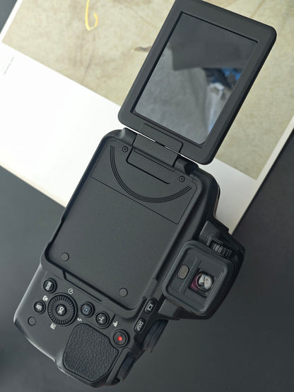 Used Nikon Coolpix P900 Digital Camera #20040734