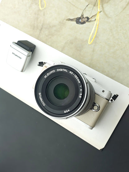 Used Olympus PEN Lite E-PL7 with 40-150mm F4-5.6 R ED MSC Digital Camera