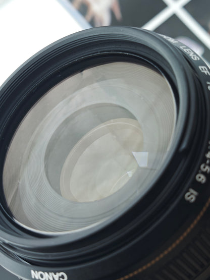 Canon Zoom Lens EF 75-300mm F4-5.6 IS USM