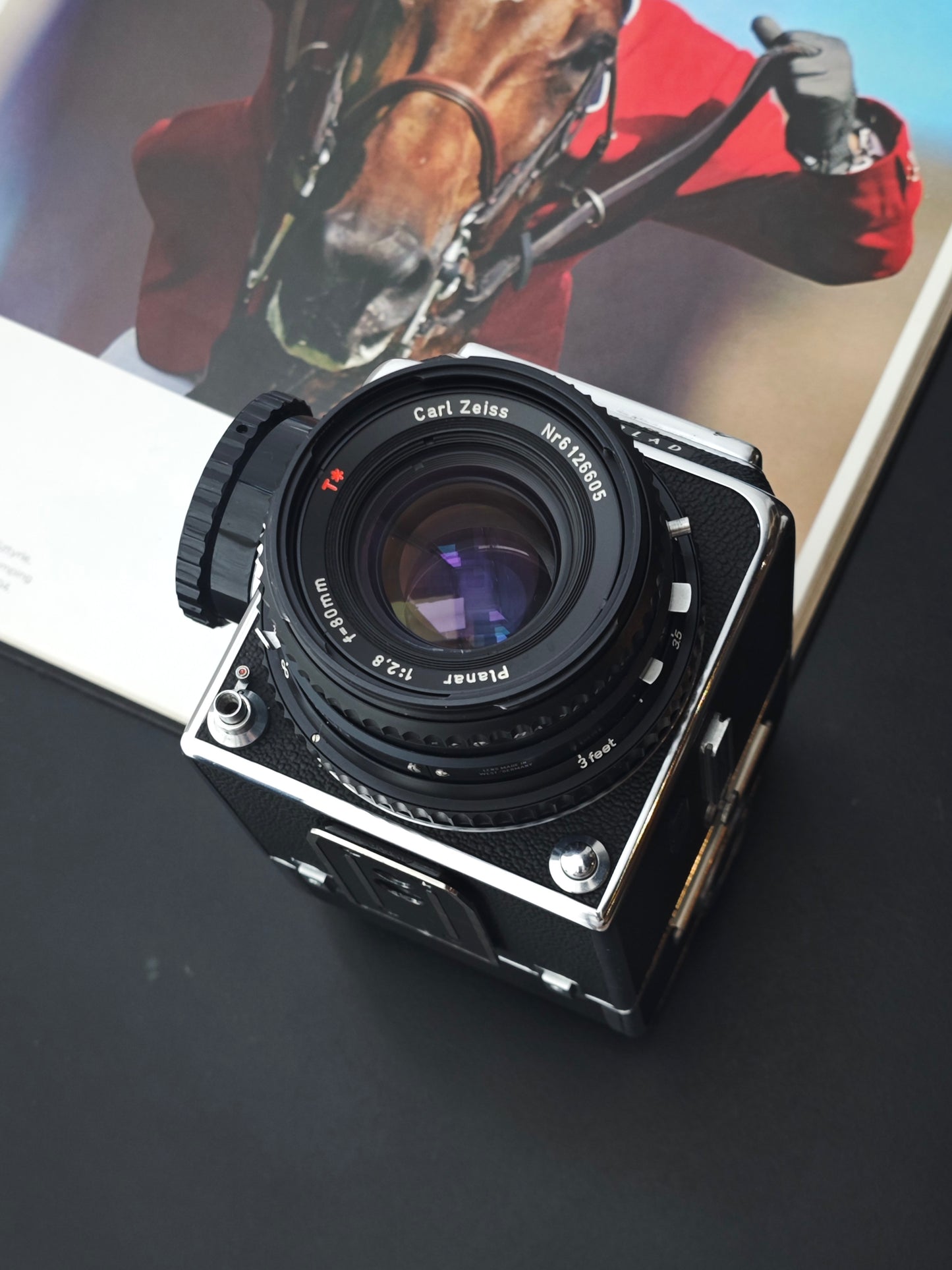 Hasselblad 500C/M chrome with Carl Zeiss Planar 80mm F2.8 T* C black