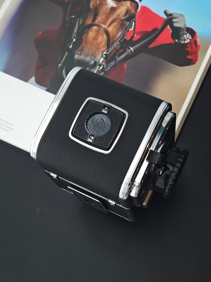 Hasselblad 500C/M chrome with Carl Zeiss Planar 80mm F2.8 T* C black
