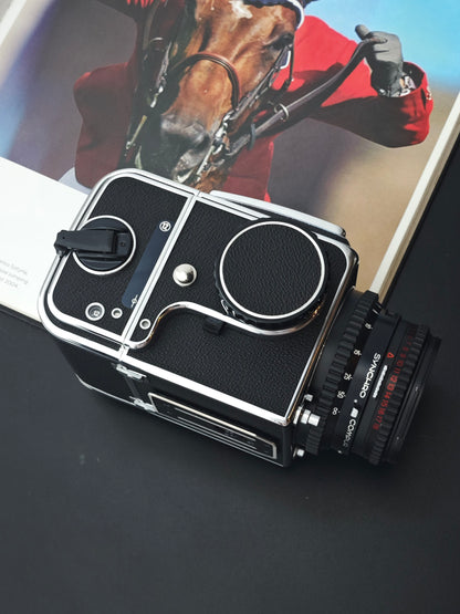 Hasselblad 500C/M chrome with Carl Zeiss Planar 80mm F2.8 T* C black