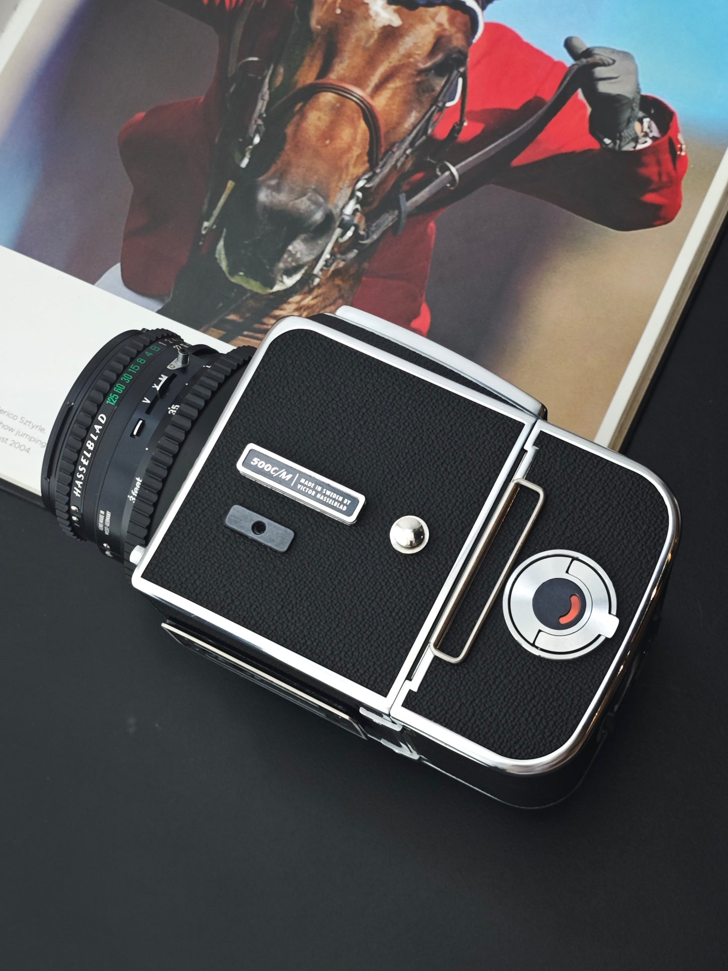 Hasselblad 500C/M chrome with Carl Zeiss Planar 80mm F2.8 T* C black