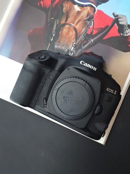 Canon EOS-1V HS body