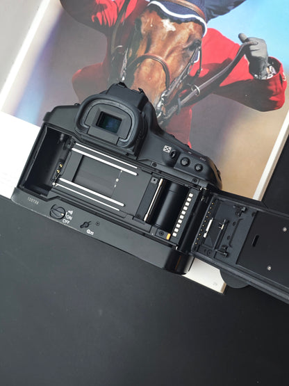 Canon EOS-1V HS body