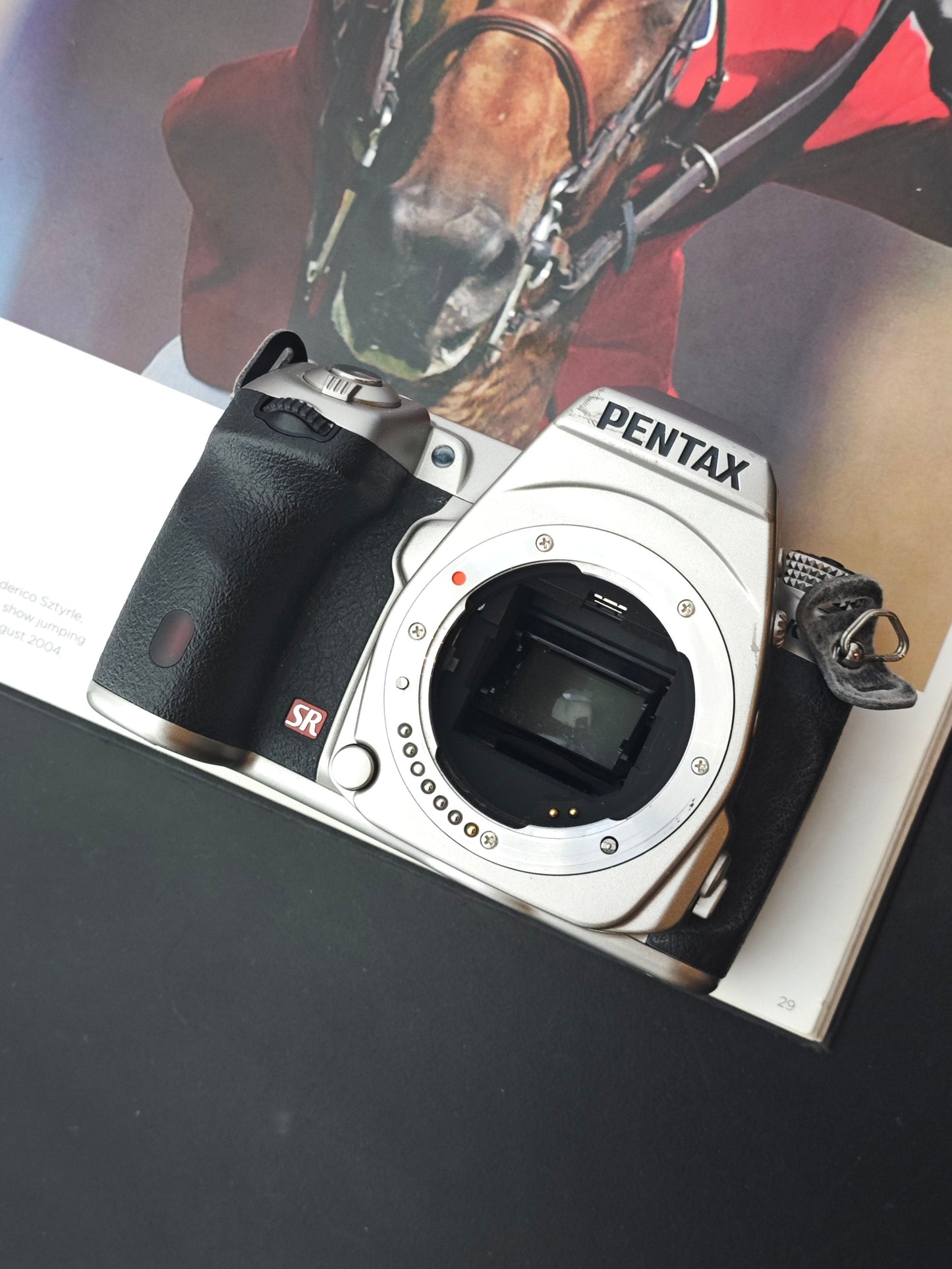 Pentax K-5 silver edition body [No charger]