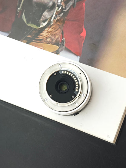 Used Nikon 1 J1 white with 10-30mm F3.5-5.6, 30-110mm F3.8-5.6