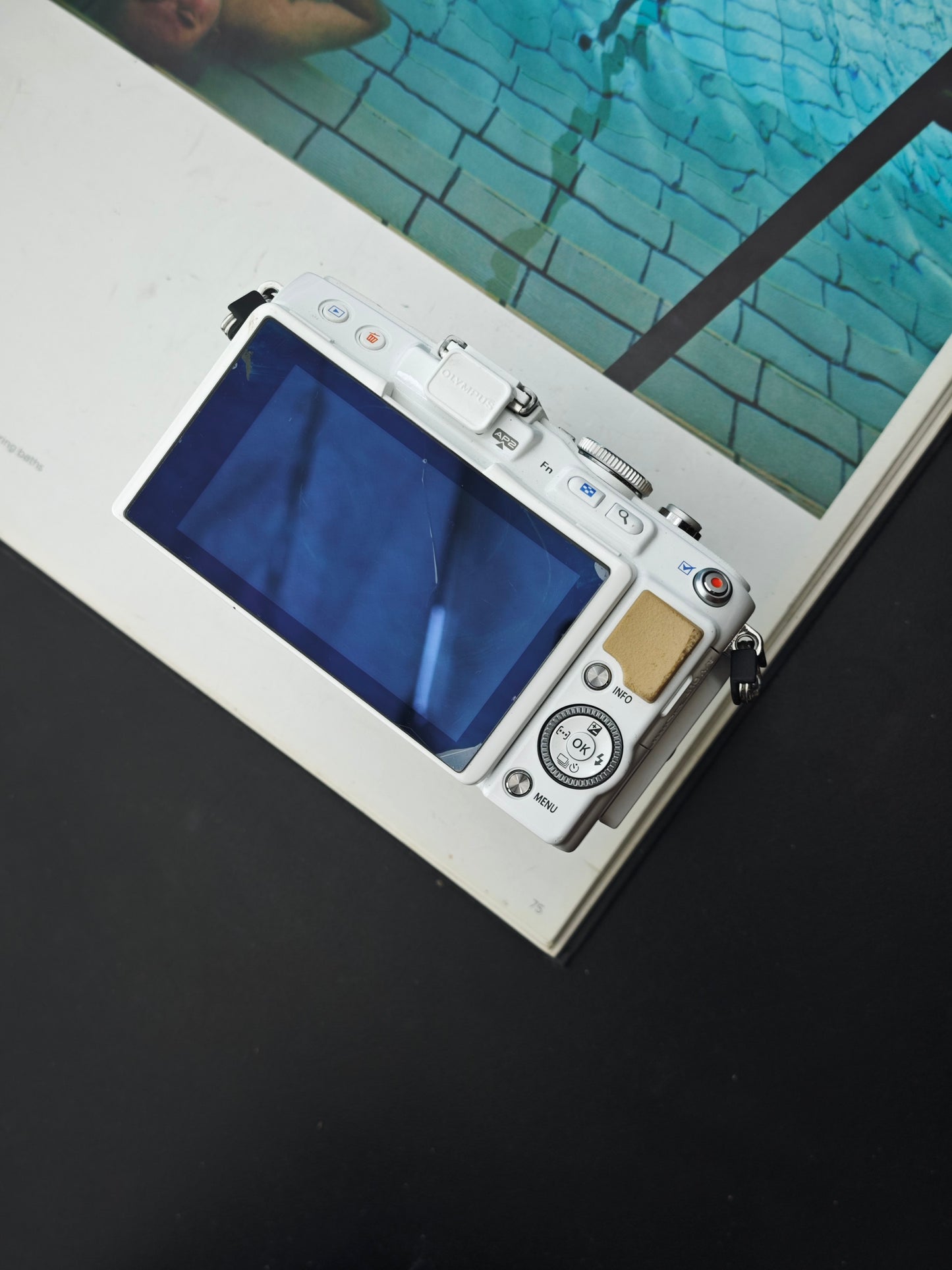 Used Olympus PEN Lite E-PL5 with 14-42mm F3.5-5.6 II R MSC Digital Camera [No charger]