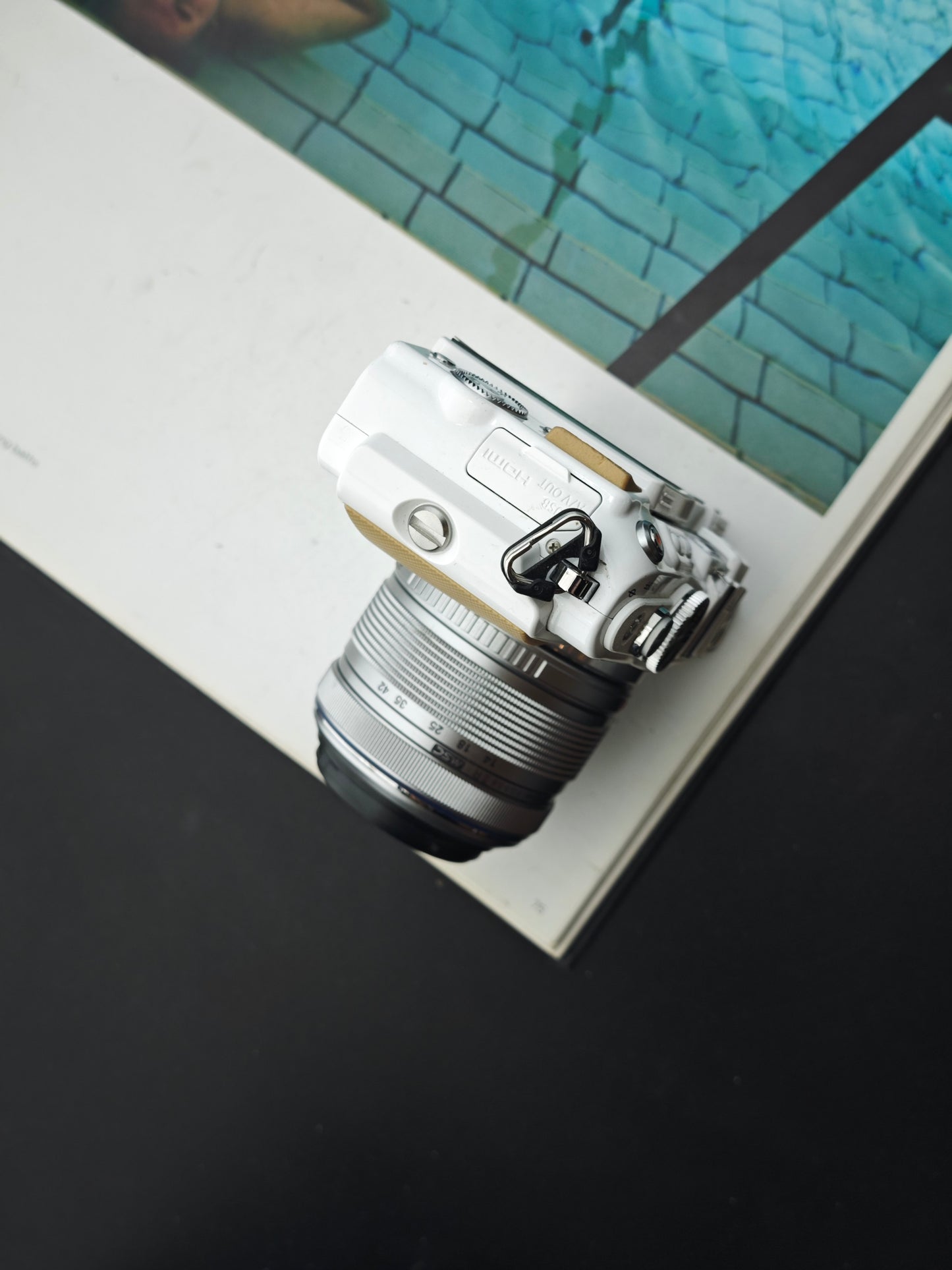 Used Olympus PEN Lite E-PL5 with 14-42mm F3.5-5.6 II R MSC Digital Camera [No charger]