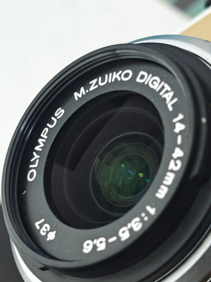 Used Olympus PEN Lite E-PL5 with 14-42mm F3.5-5.6 II R MSC Digital Camera [No charger]