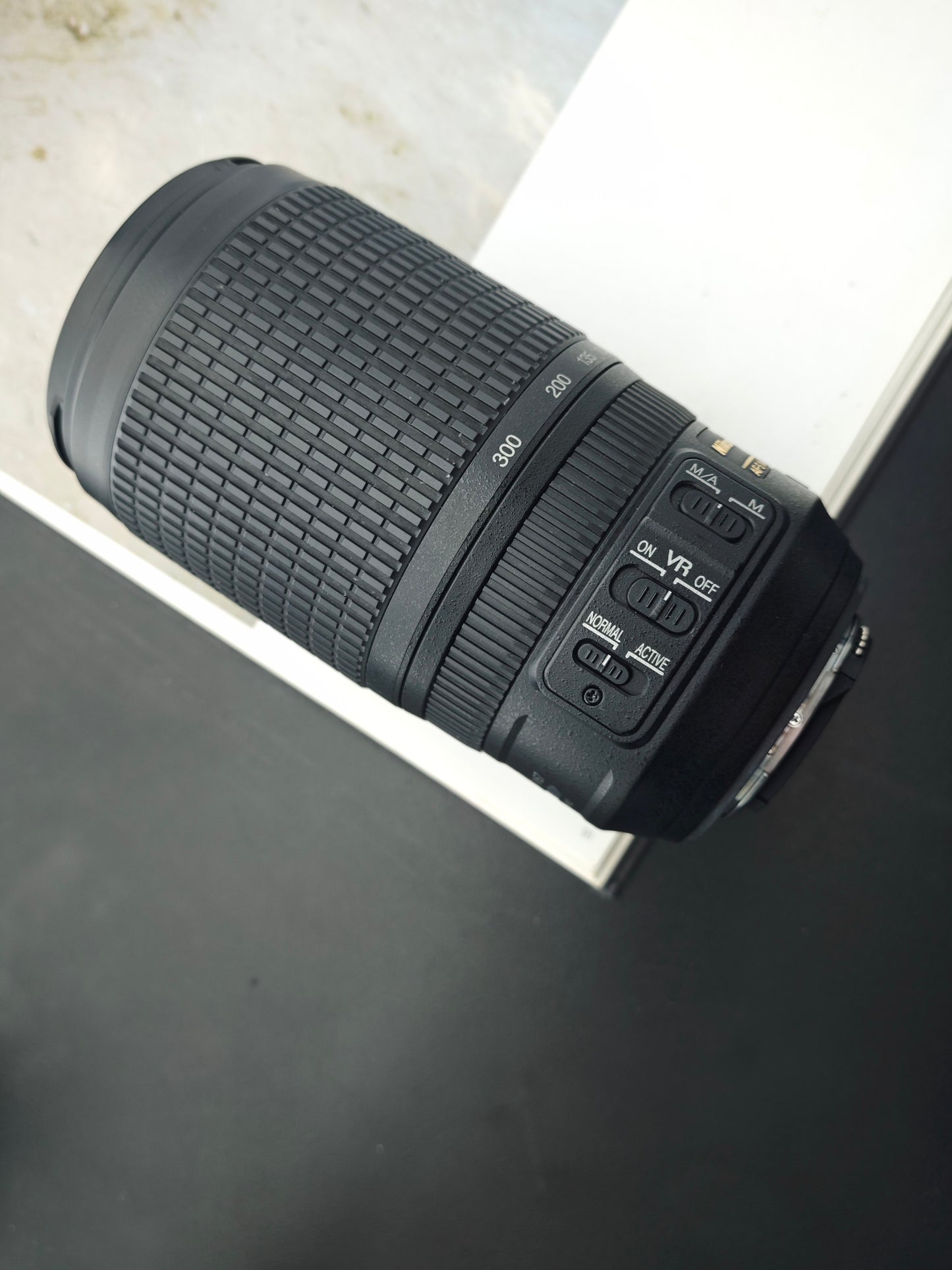 Nikon AF-S Nikkor 70-300mm F4.5-5.6 G ED VR
