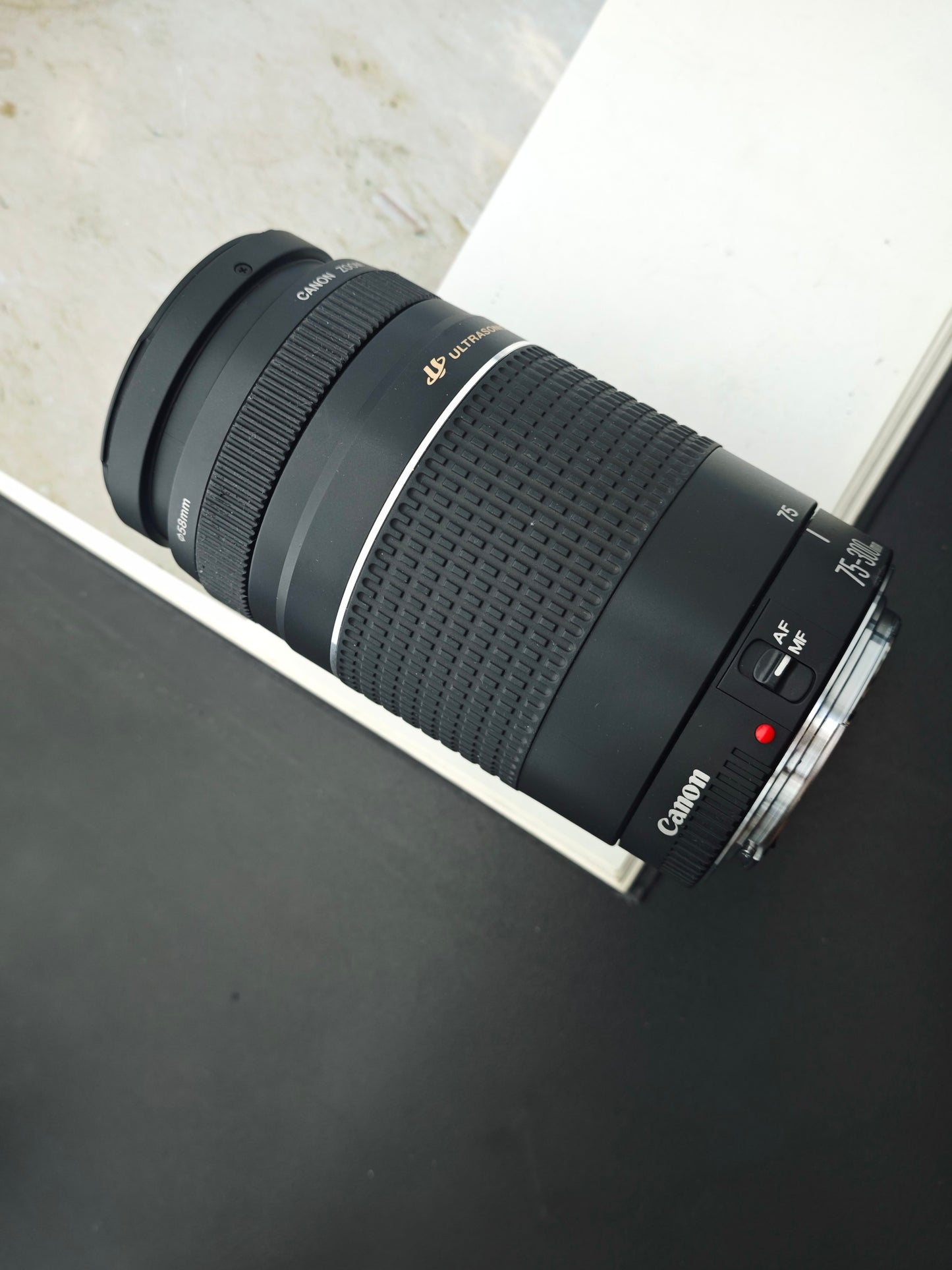 Canon Zoom Lens EF 75-300mm F4-5.6 III USM