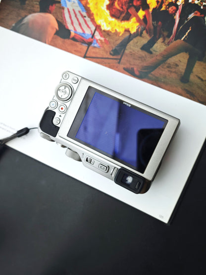 Used Nikon Coolpix A1000 silver Digital Camera [No charger]