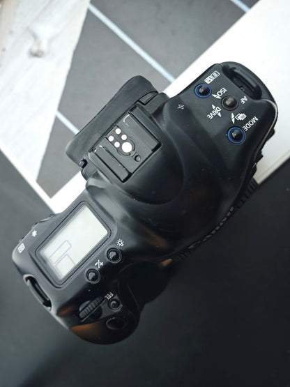 Canon EOS-1V body #131101
