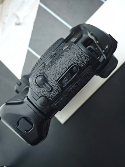 Canon EOS-1V body #131101