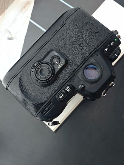 Nikon F100 with Nikon AF Nikkor 28-105mm F3.5-4.5 D