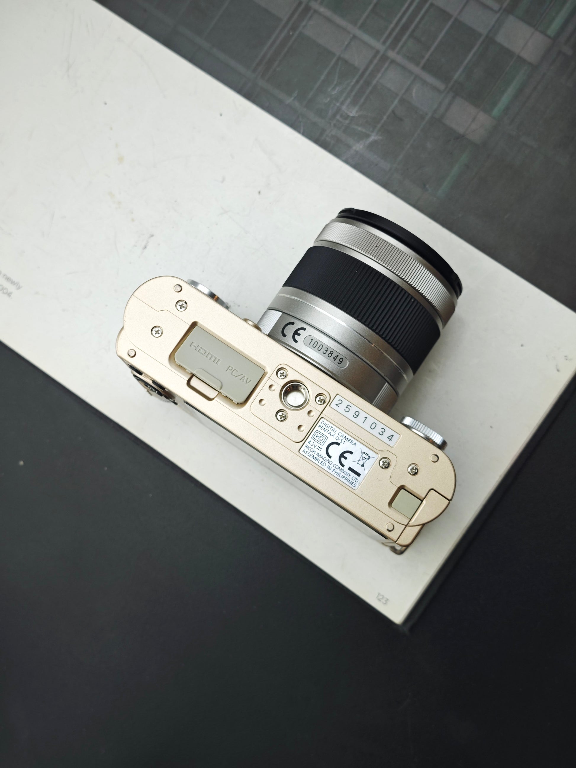 Used Pentax Q-S1 with SMC Pentax 5-15mm Digital Camera