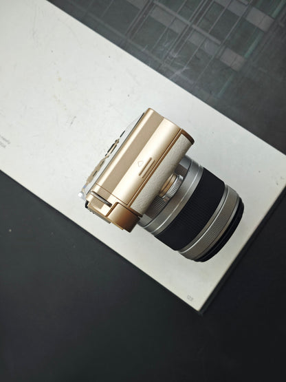 Used Pentax Q-S1 with SMC Pentax 5-15mm F2.8-4.5 Digital Camera