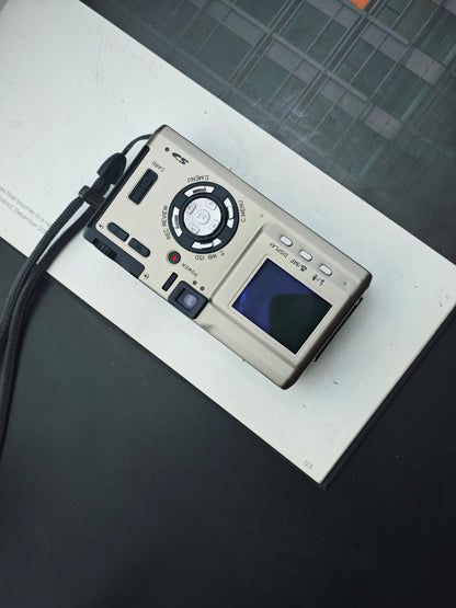 Used Contax T VS Digital Camera [No charger]