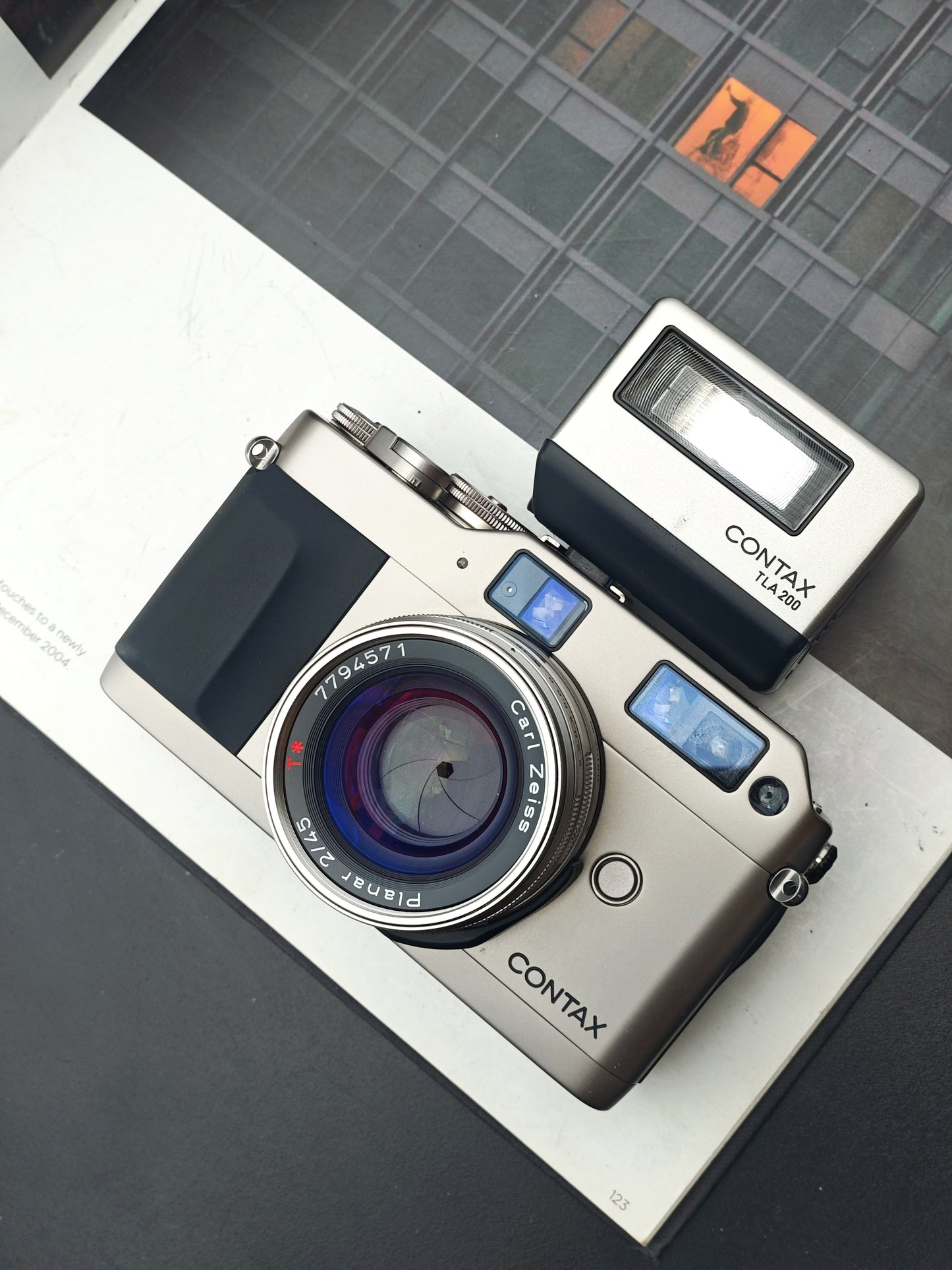 Contax G1 Green label with Carl Zeiss Planar 45mm F2 T*(+TLA200 flash)