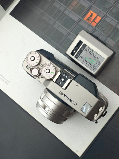 Contax G1 Green label with Carl Zeiss Planar 45mm F2 T*(+TLA200 flash)