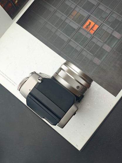 Contax G1 Green label with Carl Zeiss Planar 45mm F2 T*(+TLA200 flash)