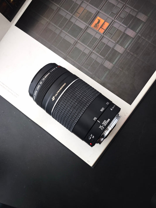Canon Zoom Lens EF 75-300mm F4-5.6 III USM