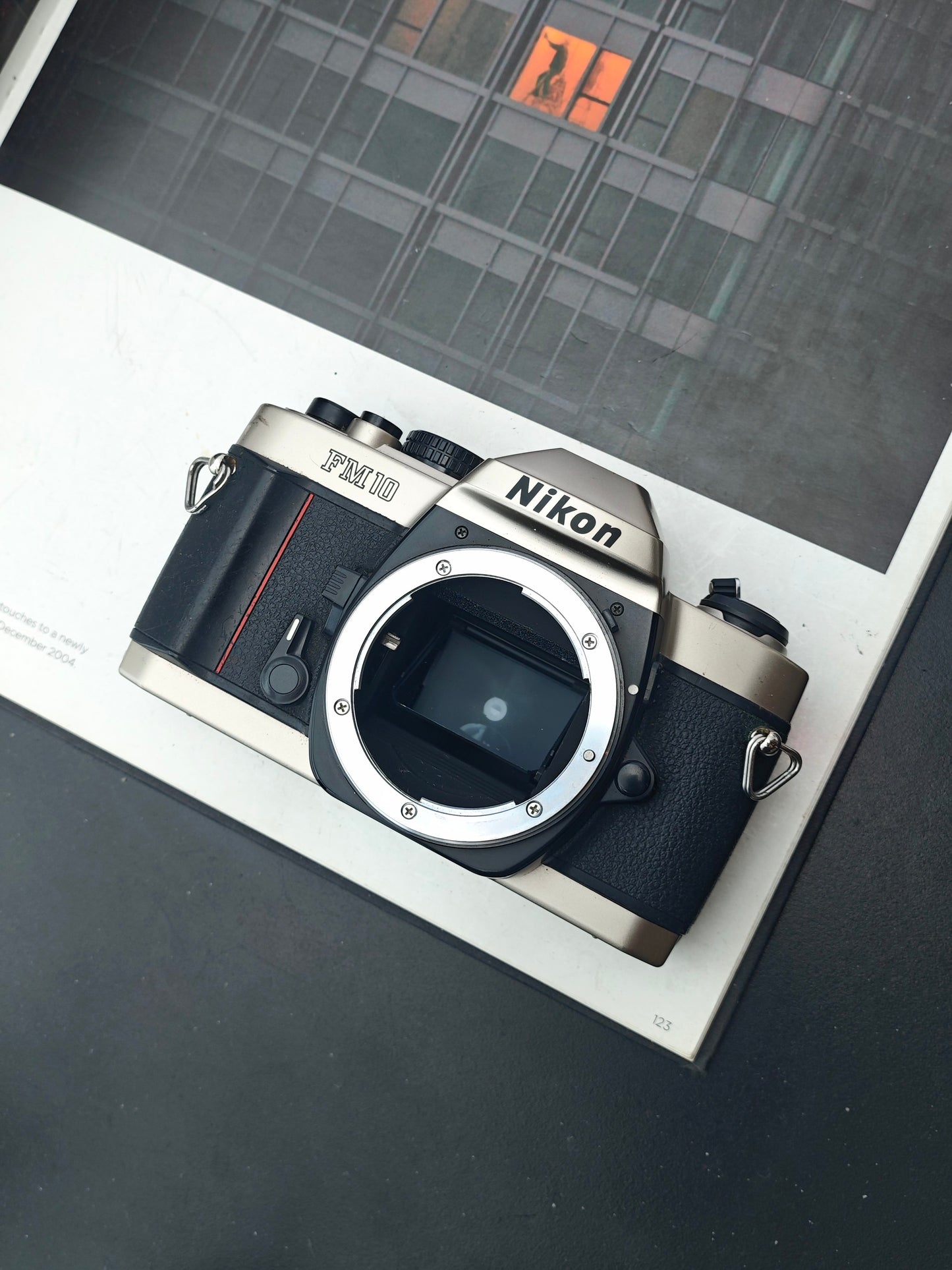 Nikon FM10 body