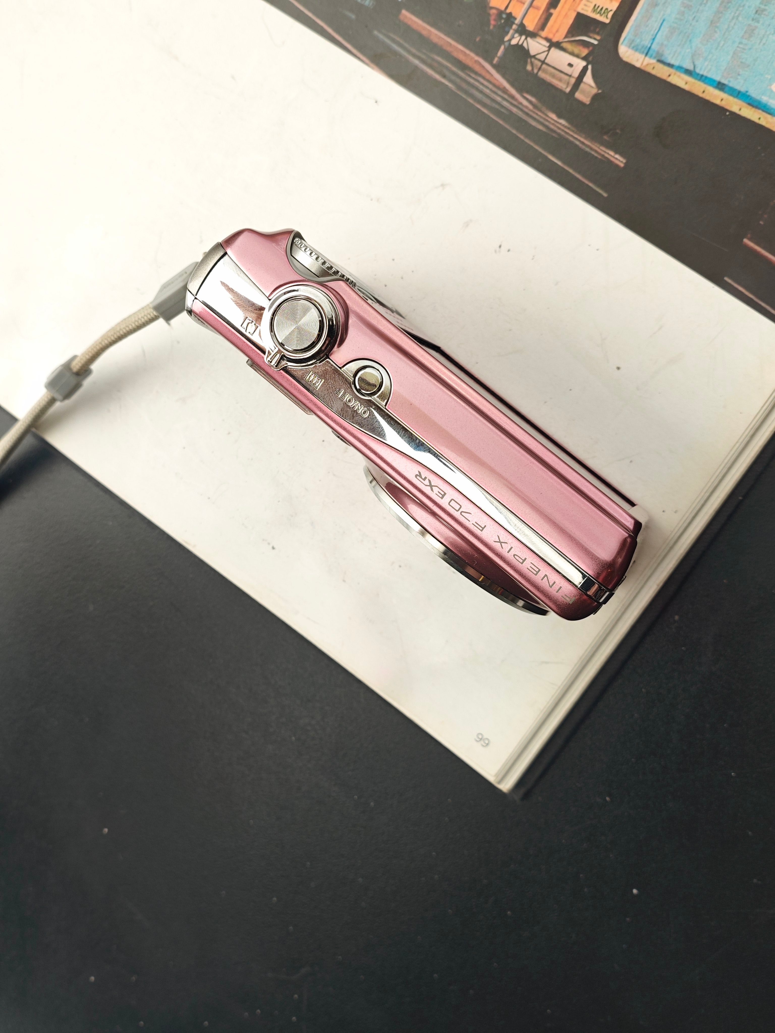 動作確認済み・備品有り箱付き】FUJIFILM FINEPIX F70EXR PINK