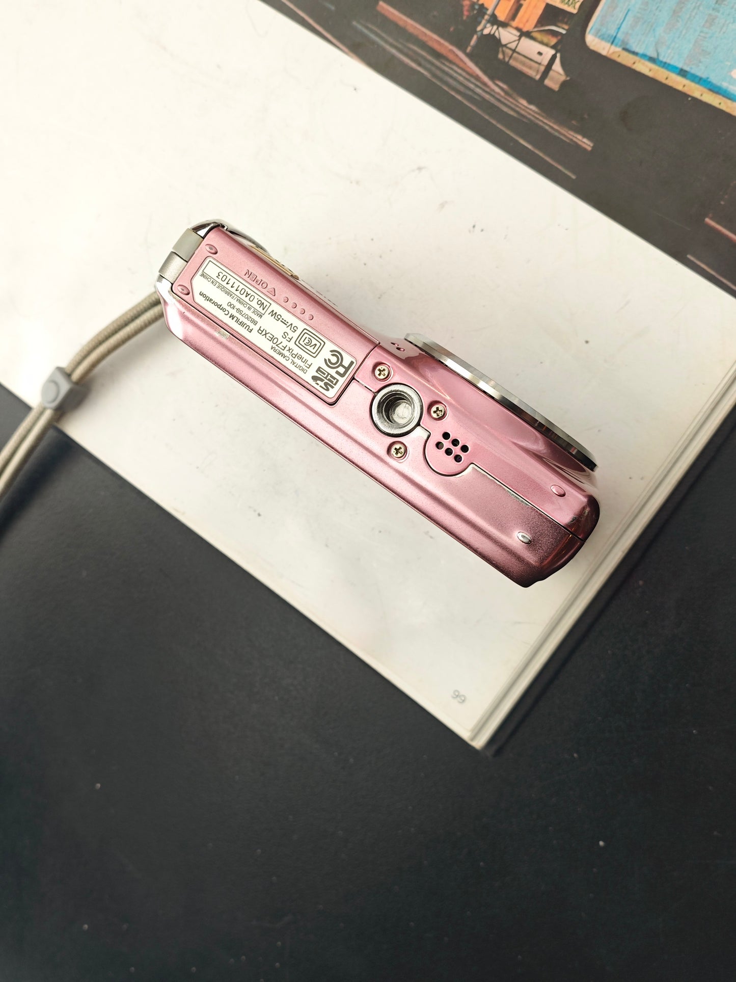 Used Fujifilm FinePix F70 EXR pink Digital Camera [No charger]