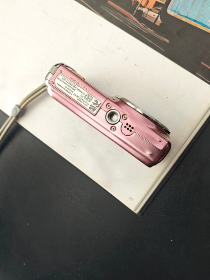 Used Fujifilm FinePix F70 EXR pink Digital Camera [No charger]