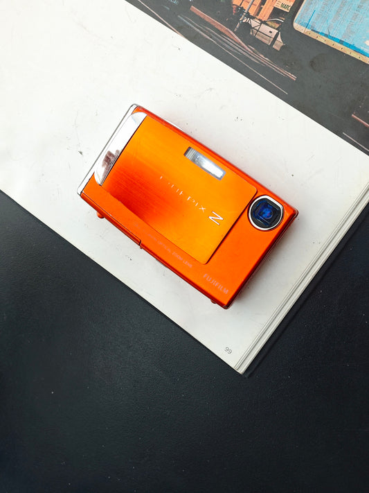 Used FujiFilm FinePix Z10 fd orange Digital Camera